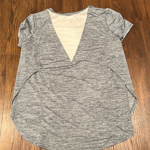 Athleta grey and white shirt, sz medium, good pre-owned condition - Picture 3 of 3